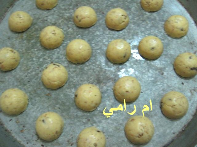 +كاس سكر قلاسي + كاس نشاء +كاس تاي من الجوز