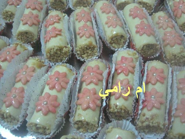 بيدك نحضر النسلى طايب + كوكاو ونملا بيه الحلوى ونلصق