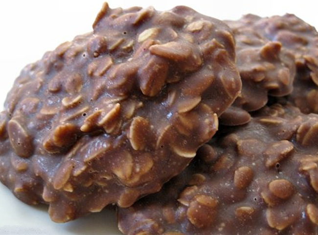 المقادير : 1 قالب شكولاتة خام 200 جرام .  المقادير : 1 قالب شكولاتة خام 200 جرام .