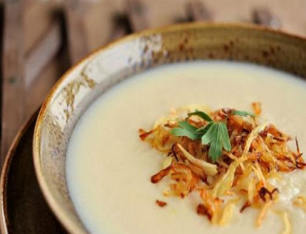 المقادير : • دجاجة متوسطة مسلوقة . • ½  المقادير : • دجاجة متوسطة مسلوقة . • ½