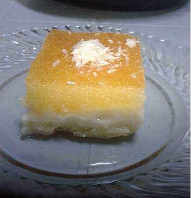 صغيرة فانيلا ثلاث بيصات وبنحط نص الخلطة بصينيه وبنحطها بالفرن صغيرة فانيلا ثلاث بيصات وبنحط نص الخلطة بصينيه وبنحطها بالفرن