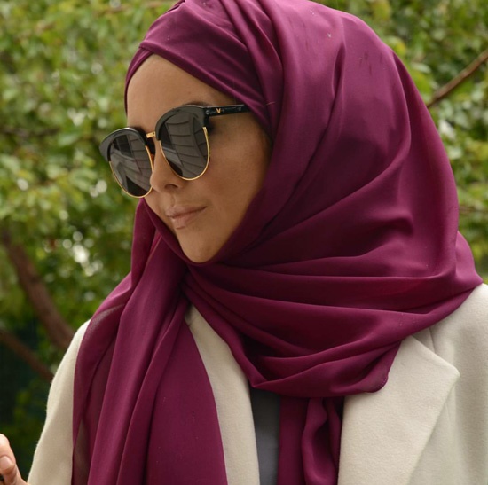 الحجاب يلعب دوراً أساسياً في إختيار شكل النظارات. إذا كان