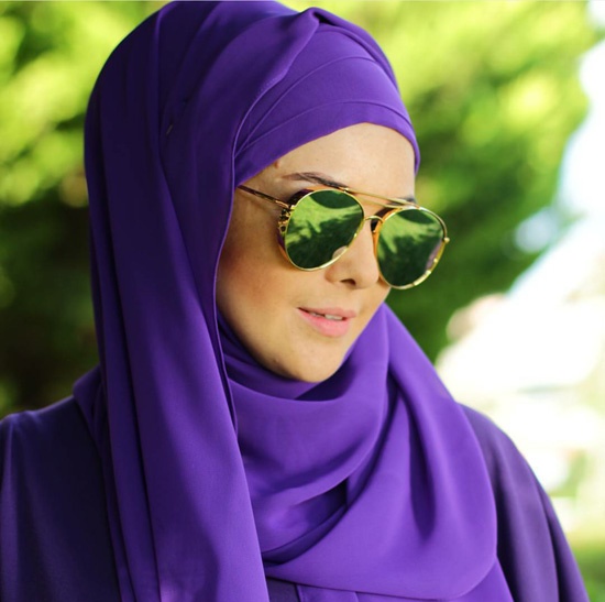 إرتداء الحجاب الكلاسيكي الذي يقوم على لفّات عدّة، في هذه