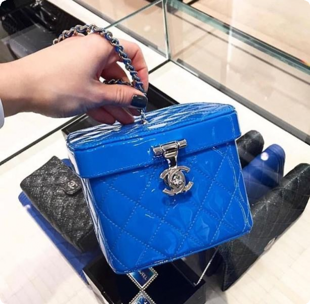      Christian Louboutin ManoloBlahnik  ӡ