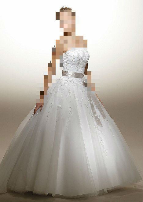 تجعلك أميرة ليلة زفافكفساتين الزفاف لـ ريم اكرا- شتاء 2013فساتين