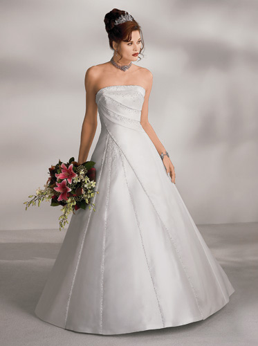 الزفاف 2012_2013 للمصممه عائشة المهيريليلة زفافك مع فساتين ذوقفساتين الزفاف الزفاف 2012_2013 للمصممه عائشة المهيريليلة زفافك مع فساتين ذوقفساتين الزفاف