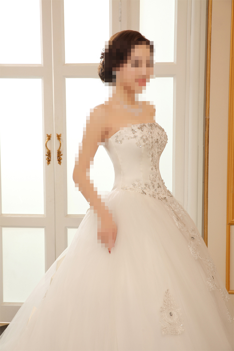 تفكري في تصميم فستان زفافك؟..........نصائح للعروس الممتلئة عند اختيار فستان