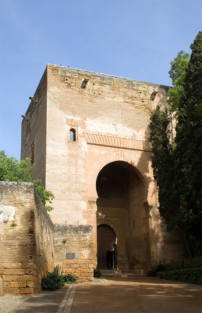   (: Alhambra)      