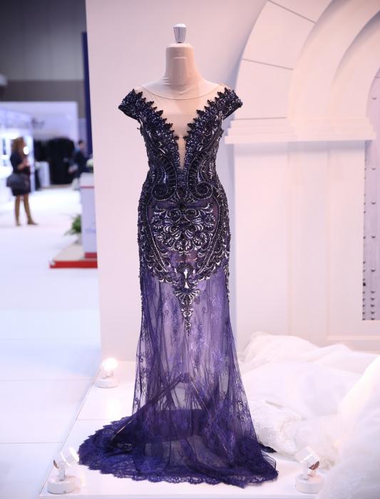 black dress[COLOR="YellowGreen"]        